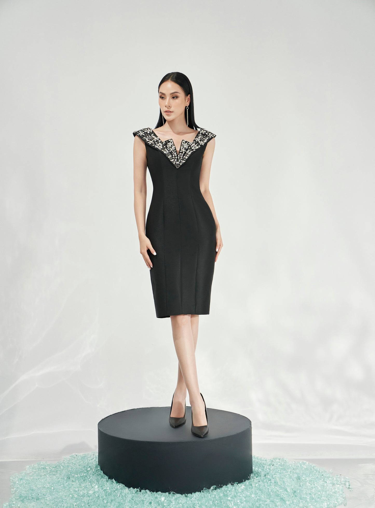 Black Floral Embellished V-Neck Bodycon Dress