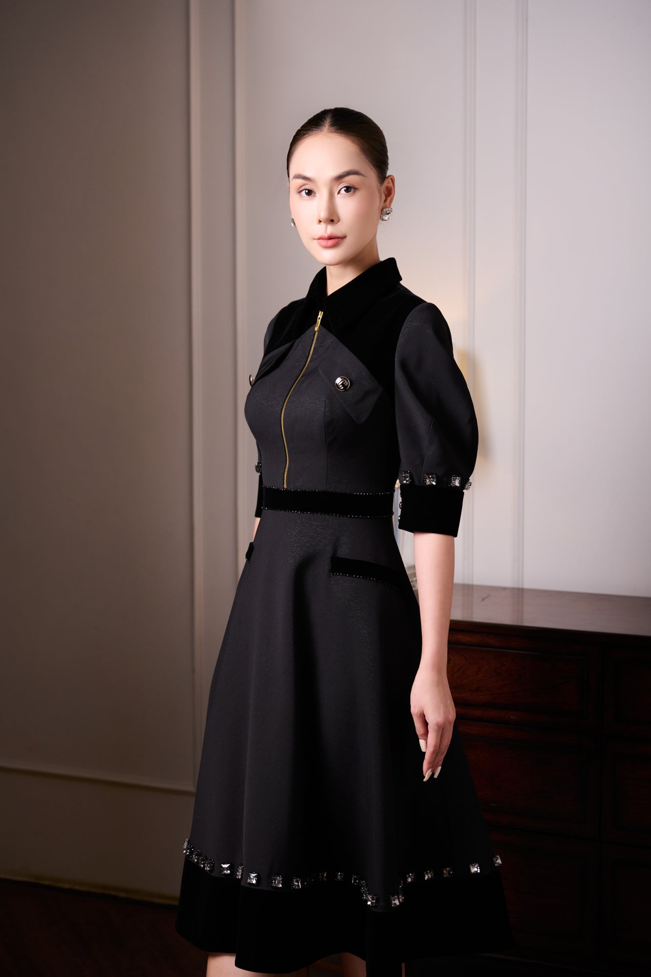 Gabardine & Velvet Black Midi Dress with Puff Sleeves and Zipper Front